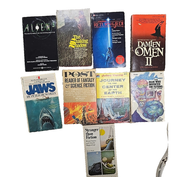 Lot of 9 Vintage Various Authors Sci-Fi Horror Suspense Bantam Paperback Books - Picture 1 of 6